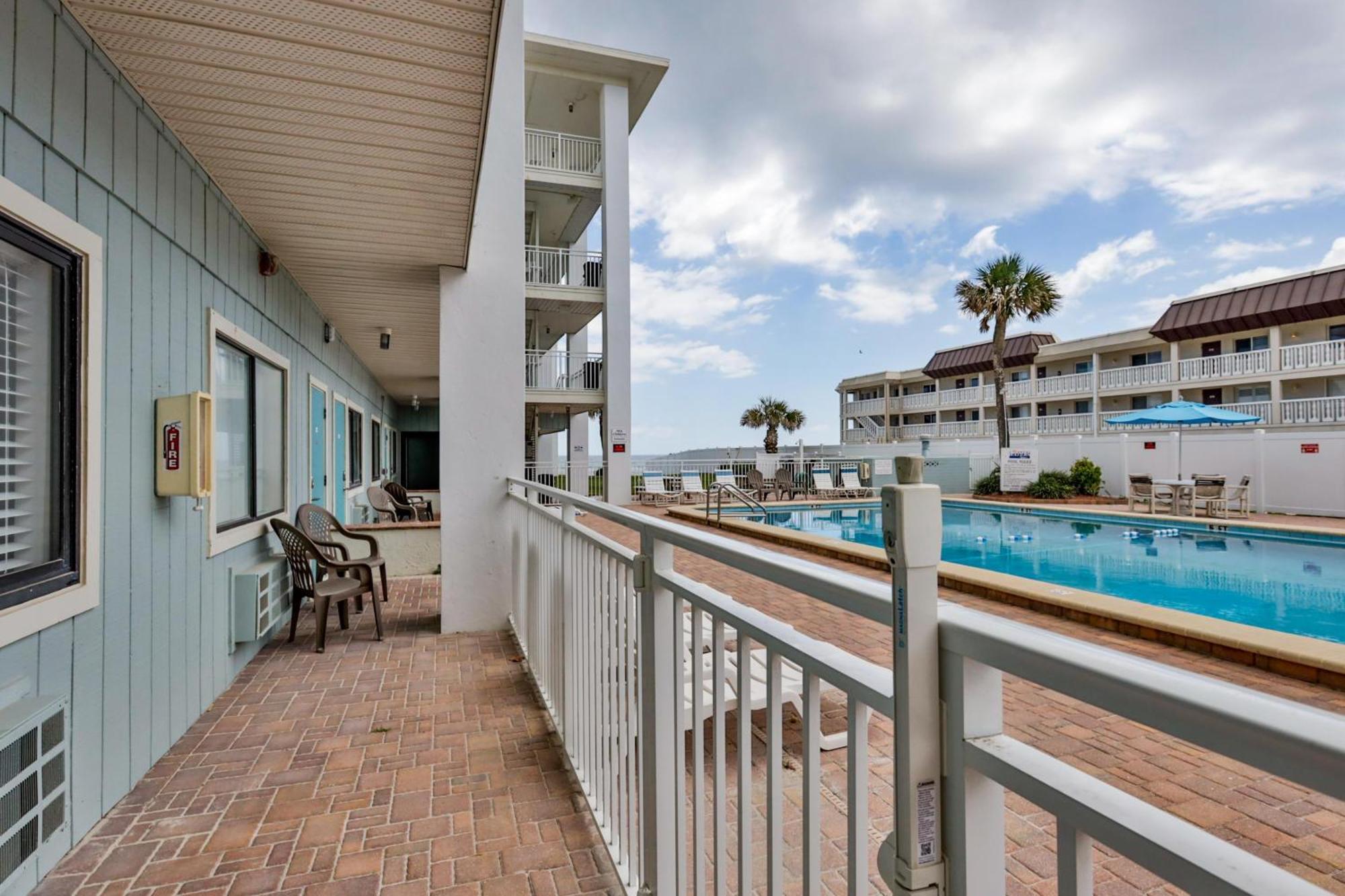 Coastal Waters 107 - A Studio Poolside Retreat New Smyrna Beach Zewnętrze zdjęcie