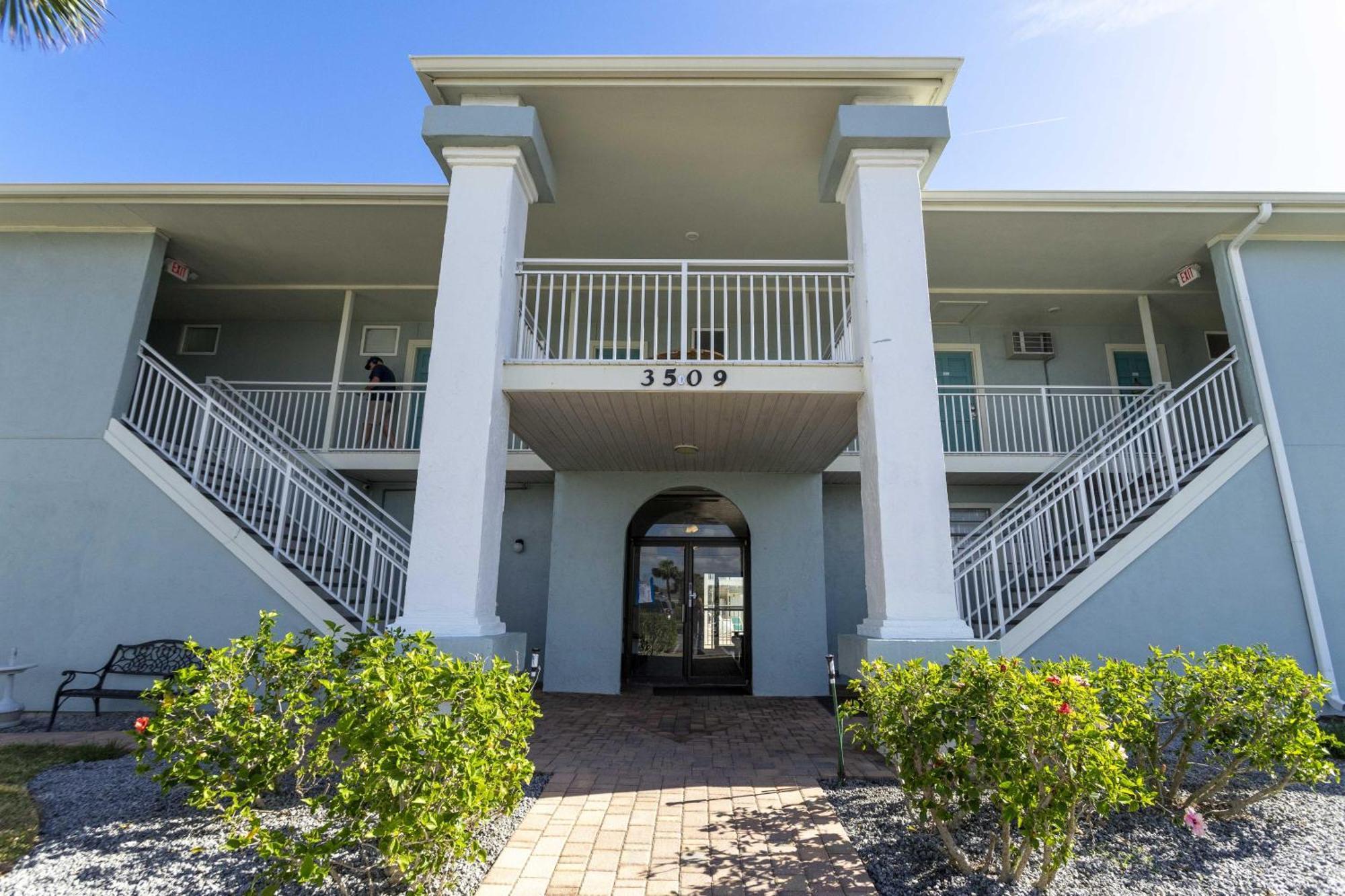 Coastal Waters 107 - A Studio Poolside Retreat New Smyrna Beach Zewnętrze zdjęcie